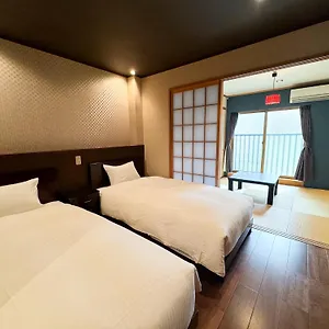 Rinn Miyagawacho , Kyoto Japan